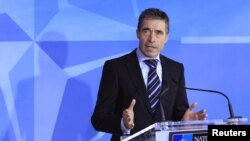 NATO Genel Sekreteri Anders Fogh Rasmussen, Türkiye'ye saldırma niyetinde olanların bunu akıllarından bile geçirmemelerini istedi.