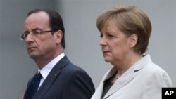 Brüksel'deki Avrupa Birliği Zirvesi'nde alınacak kararların yönünü Almanya Başbakanı Angela Merkel ile Fransa Cumhurbaşkanı François Hollande arasındaki çekişmeden çıkacak sonuç belirleyecek.